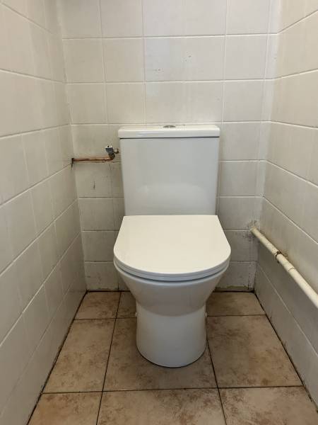 Remplacement WC standard à Orange par PCC PLOMBERIE CHAUFFAGE ET CONFORT 
