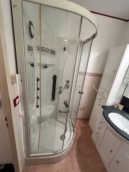 Avant rénovation cabine de douche à Orange Vaucluse 